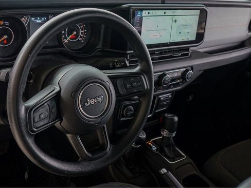 Used 2024 Jeep Gladiator Sport image 8