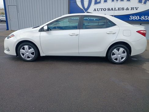 Used 2017 Toyota Corolla LE w/ LE Eco Premium Package FWD image 12