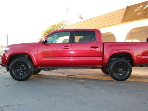 Used 2019 Toyota Tacoma SR5 image 3