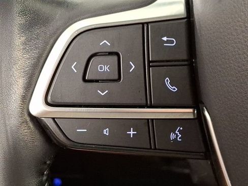 Used 2021 Toyota Highlander XLE AWD/4WD image 21