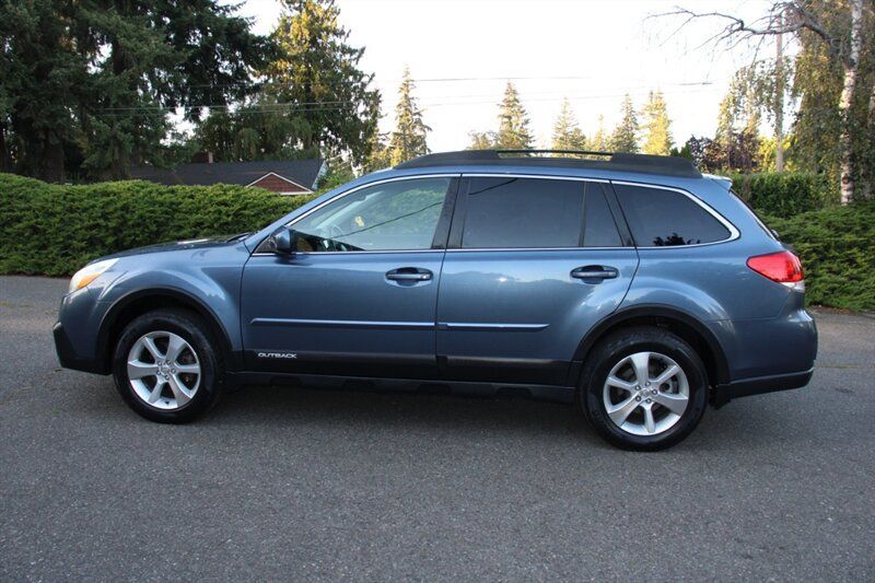 Used 2013 Subaru Outback 2.5i Limited AWD/4WD image 14