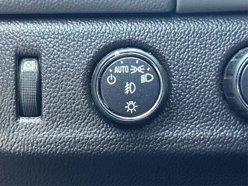 Used 2016 Chevrolet Colorado LT w/ LT Convenience Package AWD/4WD image 13