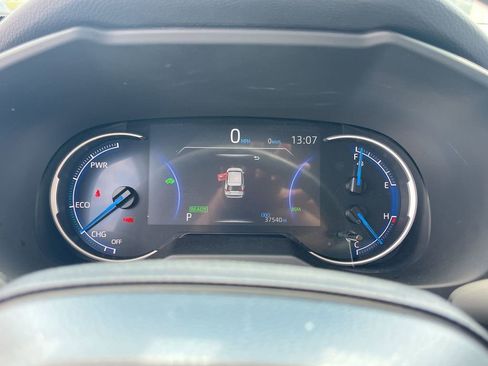 Used 2025 Toyota RAV4 XLE image 16