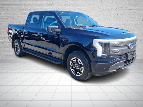 Used 2023 Ford F150 Lightning XLT AWD/4WD image 3