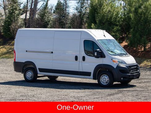 Used 2024 RAM ProMaster 2500 w/ Convenience Group FWD image 11