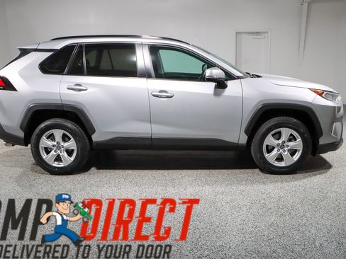 Used 2019 Toyota RAV4 XLE image 6