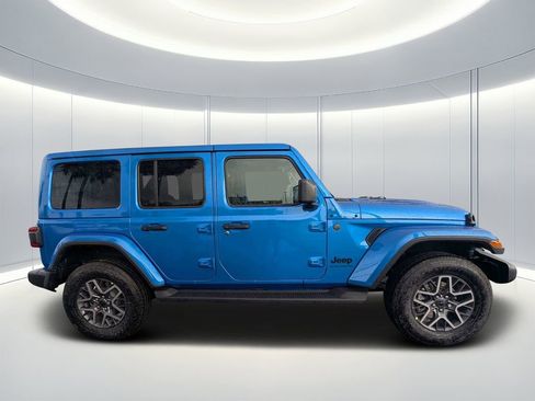 New 2026 Jeep Wrangler Unlimited Sahara AWD/4WD image 3