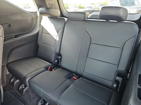Used 2026 Chevrolet Traverse LT AWD/4WD image 25