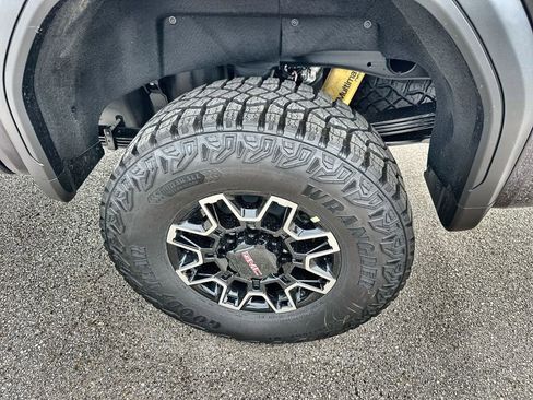 New 2026 GMC Sierra 2500 AT4X image 12