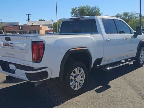 Used 2022 GMC Sierra 3500 Denali w/ Technology Package image 8