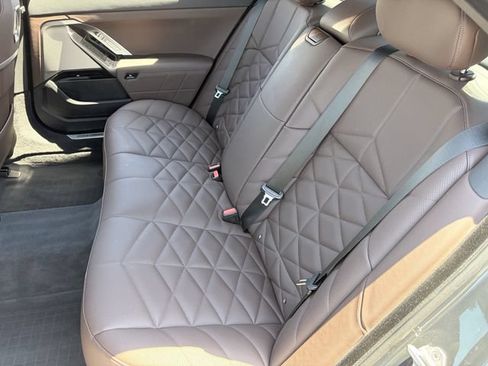 Used 2026 BMW 740i w/ Premium Package RWD image 18