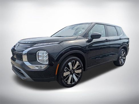 New 2025 Mitsubishi Outlander SE image 7