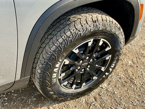 New 2026 Chevrolet Traverse Z71 w/ Enhanced Driving Package image 17