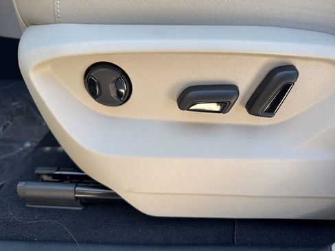 New 2026 Volkswagen Atlas SE image 17