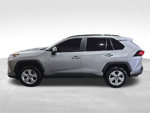 Used 2021 Toyota RAV4 XLE w/ Convenience Package FWD image 4
