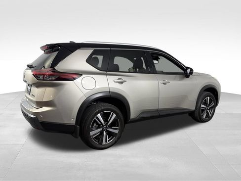 Used 2025 Nissan Rogue SL AWD/4WD image 7