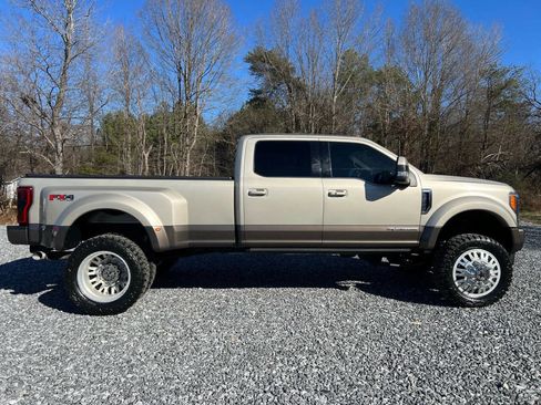 Used 2017 Ford F450 King Ranch w/ King Ranch Ultimate Package image 8