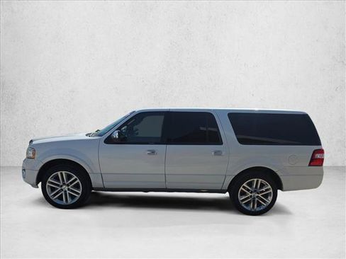Used 2017 Ford Expedition EL Platinum image 2