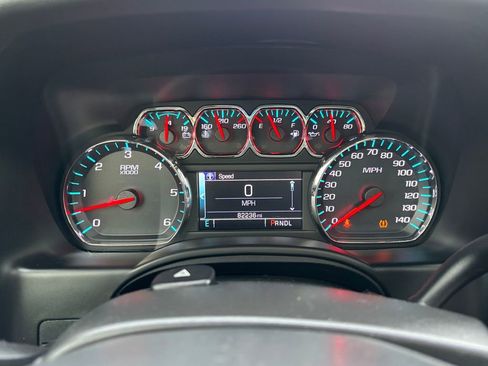 Used 2019 Chevrolet Suburban LT AWD/4WD image 15