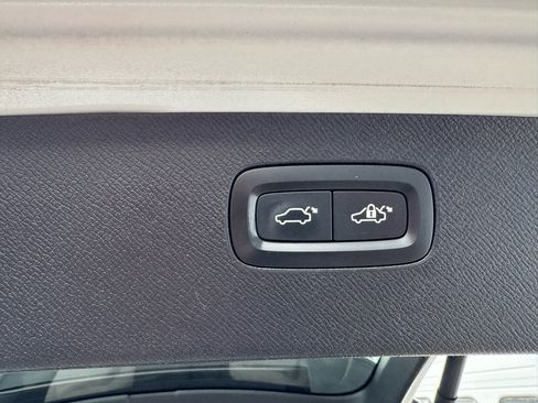 Used 2017 Volvo XC90 T6 Inscription w/ Vision Package image 16