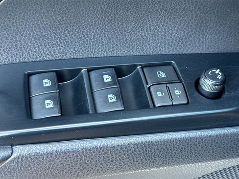 Used 2019 Toyota Camry SE image 15