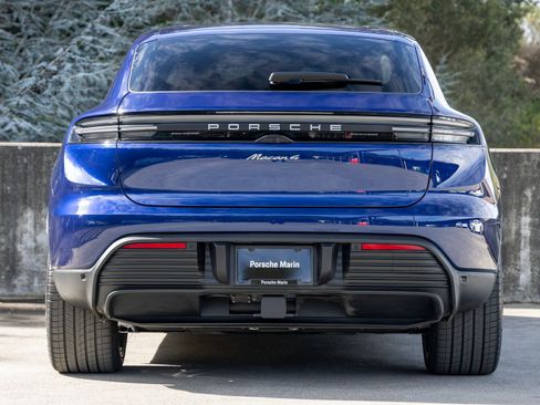 Certified 2025 Porsche Macan 4 Electric image 10
