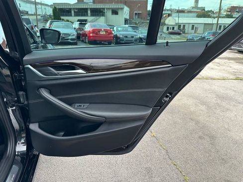 Used 2018 BMW 530i xDrive AWD/4WD image 35