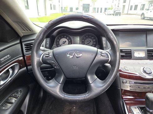 Used 2015 INFINITI Q70 3.7 RWD image 29