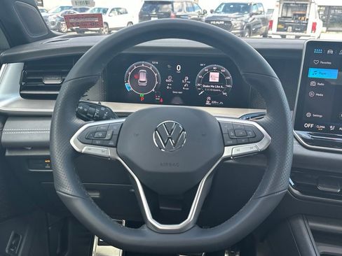 New 2026 Volkswagen Tiguan SE R-Line AWD/4WD image 14