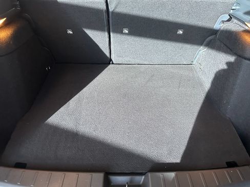 Used 2025 Nissan Kicks SV AWD/4WD image 20