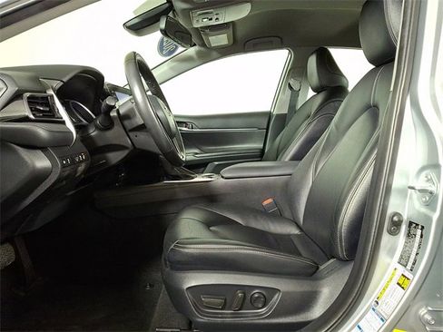 Used 2022 Toyota Camry LE image 15