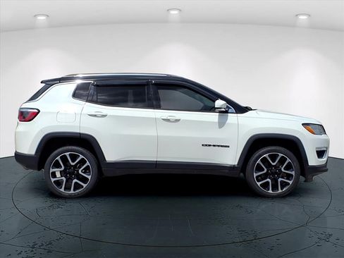 Used 2018 Jeep Compass Limited w/ Navigation Group AWD/4WD image 2