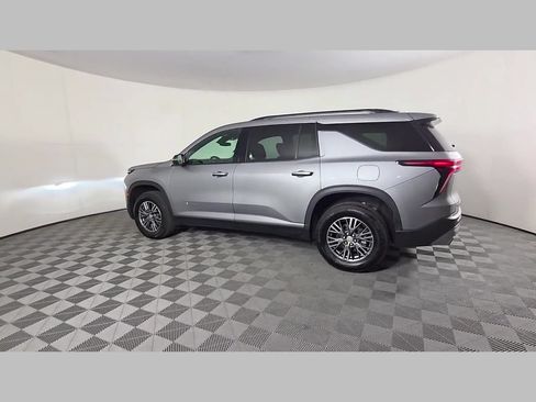 Used 2024 Chevrolet Traverse LT AWD/4WD image 44
