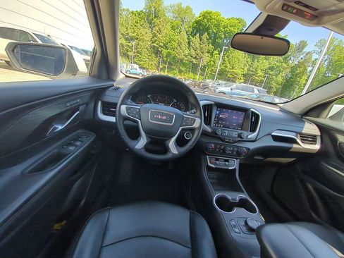Used 2024 GMC Terrain SLT AWD/4WD image 30
