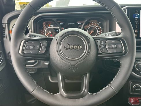 New 2026 Jeep Gladiator Mojave image 23