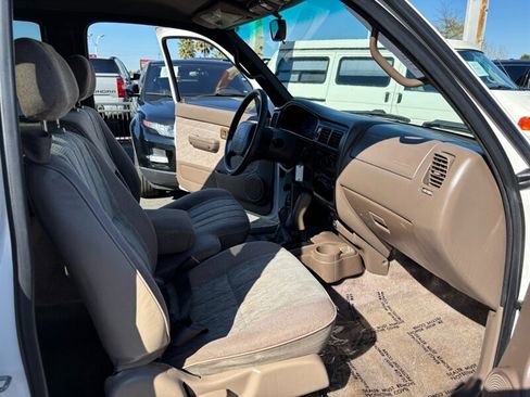 Used 1999 Toyota Tacoma 4x4 Xtracab V6 image 9
