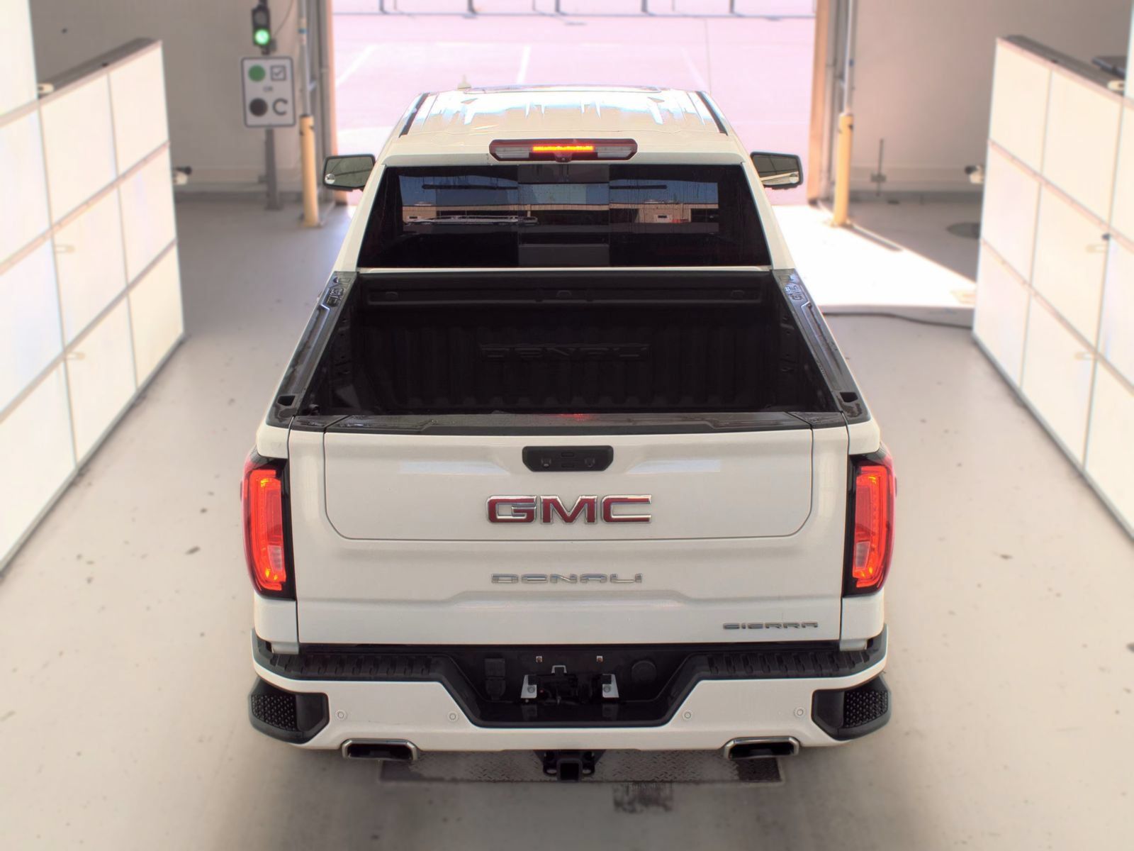 Used 2023 GMC Sierra 1500 Denali AWD/4WD image 8