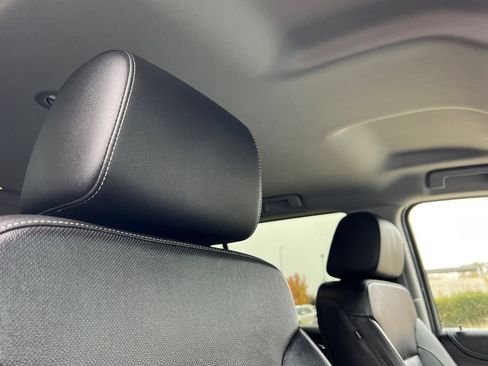 Used 2019 GMC Yukon XL SLT image 19