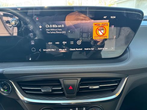 Certified 2024 Buick Encore GX Preferred w/ Comfort Package image 28