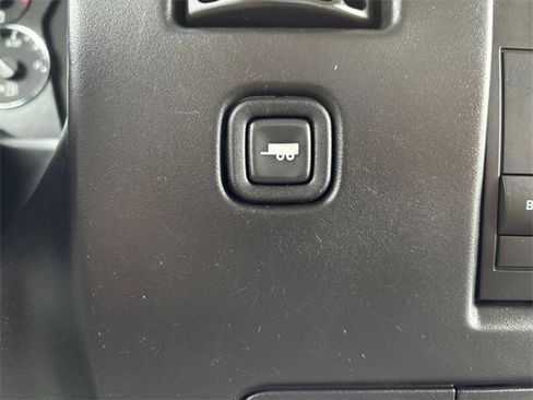 Used 2012 Chevrolet Express 3500 image 18