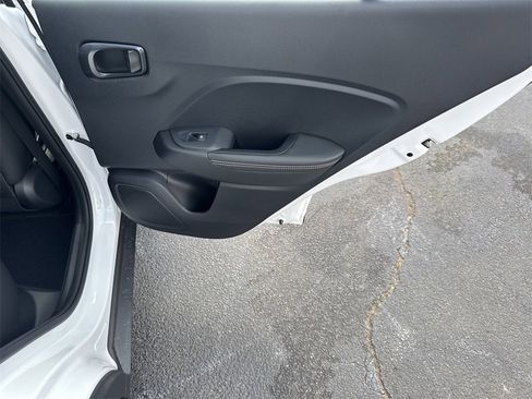 New 2025 Hyundai Venue Limited image 16