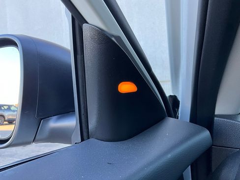 Used 2025 Nissan Altima 2.5 SV image 19