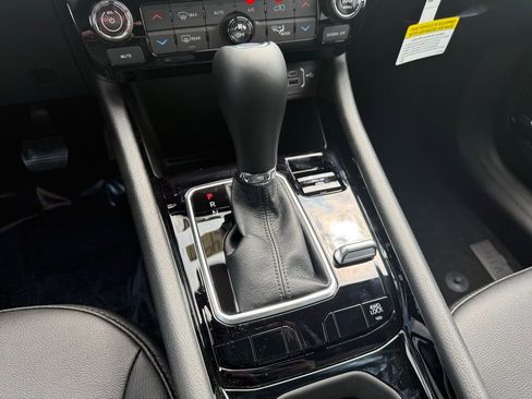 New 2025 Jeep Compass Limited w/ Sun & Sound Group image 28