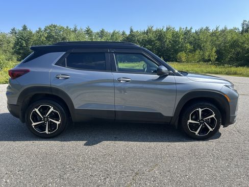 Used 2021 Chevrolet TrailBlazer RS w/ Technology Package AWD/4WD image 4