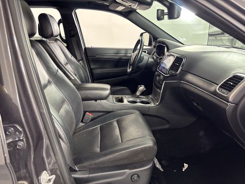 Used 2021 Jeep Grand Cherokee Limited w/ Luxury Group II RWD image 24