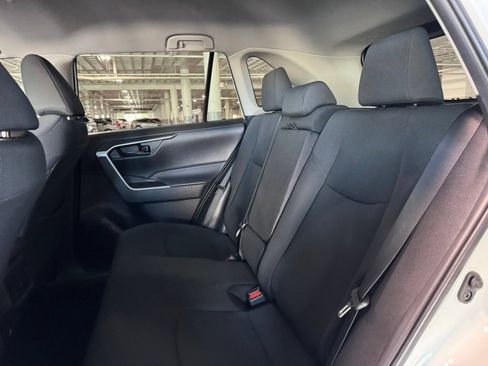 Used 2024 Toyota RAV4 LE AWD/4WD image 32