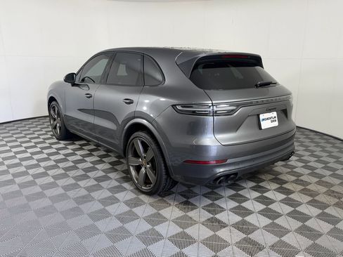 Used 2022 Porsche Cayenne AWD/4WD image 3