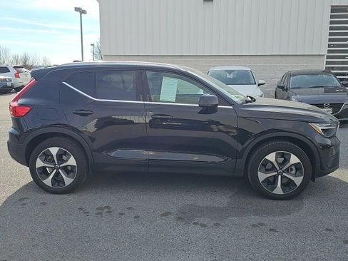 Used 2025 Volvo XC40 B5 Plus image 6