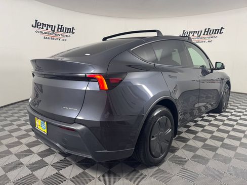 Used 2026 Tesla Model Y AWD image 6
