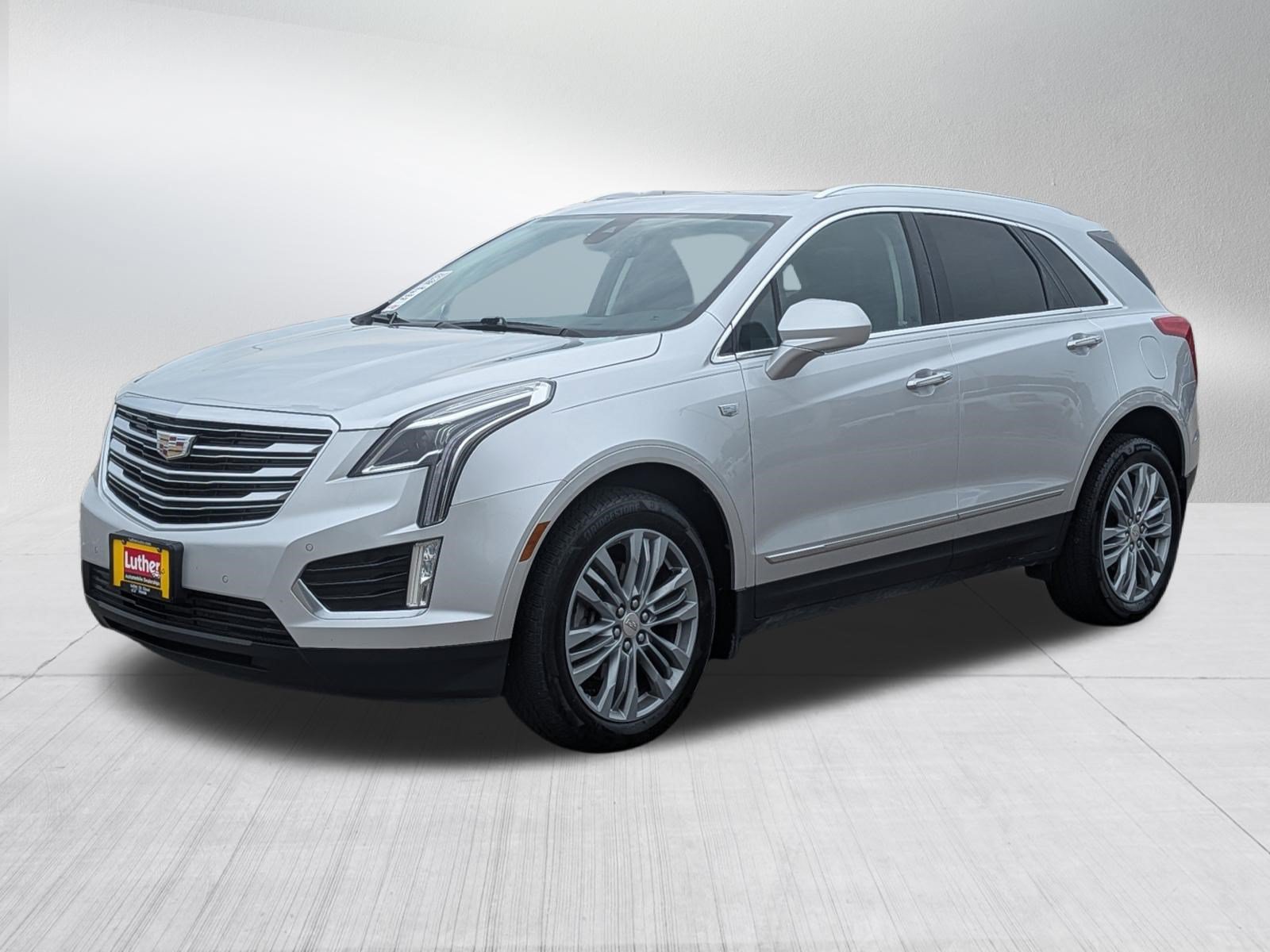 Used 2017 Cadillac XT5 Premium Luxury AWD/4WD image 3